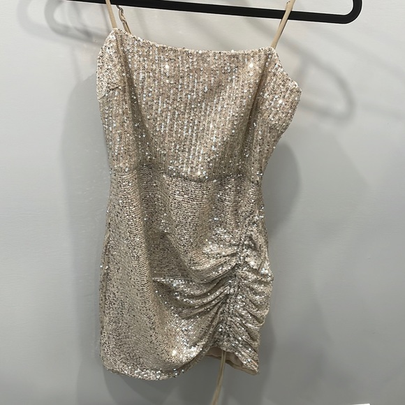 Windsor size M NWT”Bling It On Sequin Ruched Mini Dress” In Natural - Picture 8 of 9